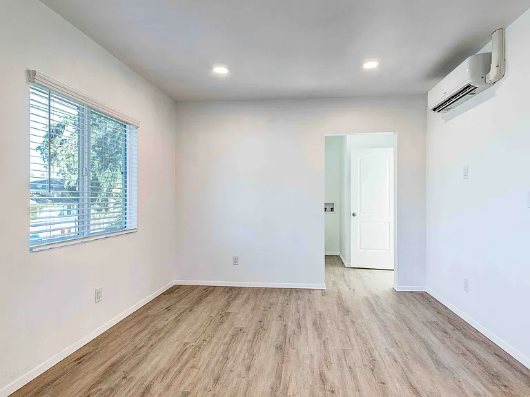 10108 Fernglen Ave #1 — Photo 7