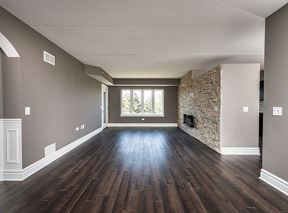3rd image of 16001 S 88th Ave Unit 201
