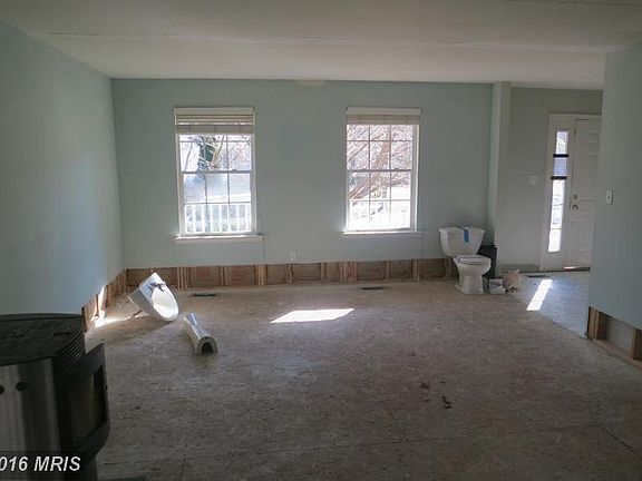 5th image of 452 Timber Ln