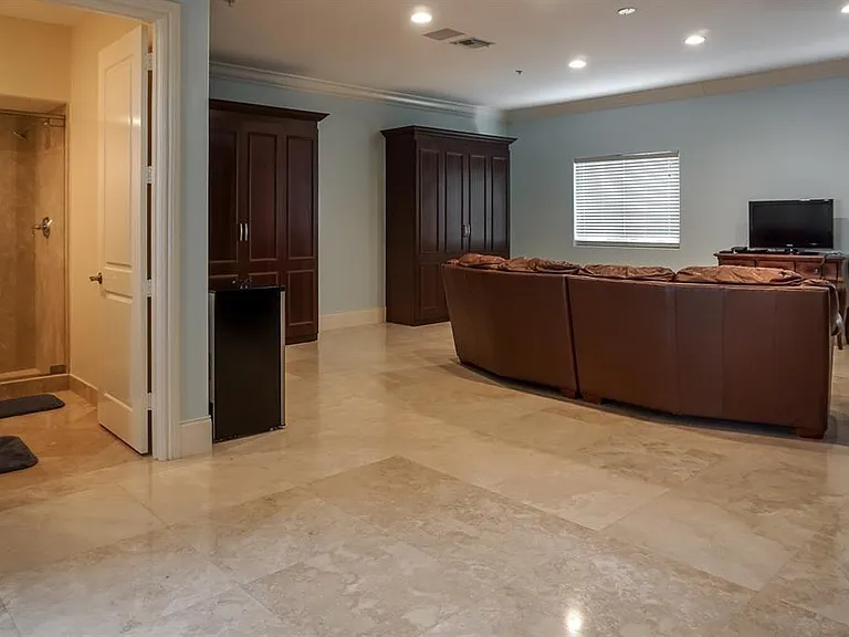 3035 Riomar St — Photo 23
