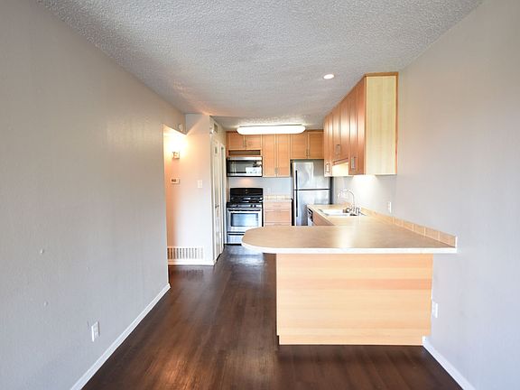 5th image of 1202 Newning Ave APT 201