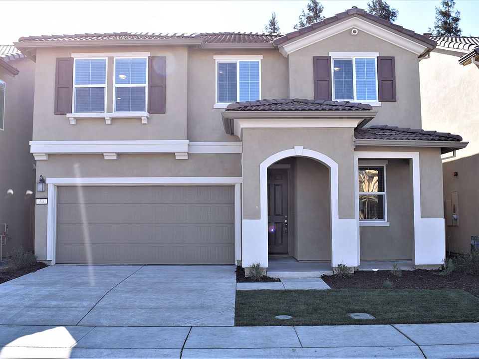 1st image of 60 Molveno Dr
