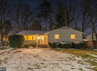 606 Meadow Ln SW, Vienna, VA 22180