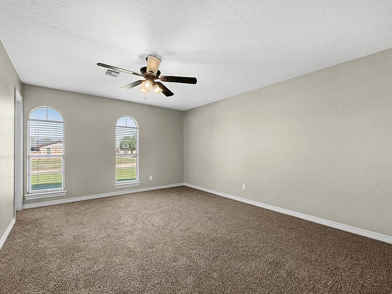 6943 NW Eisenhower Dr — Photo 30