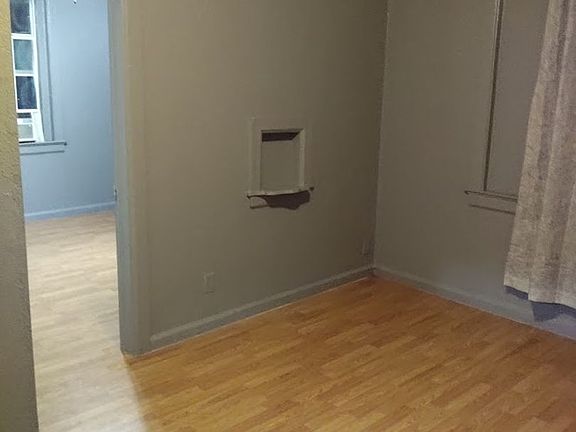 4th image of 1528 W 22nd St
