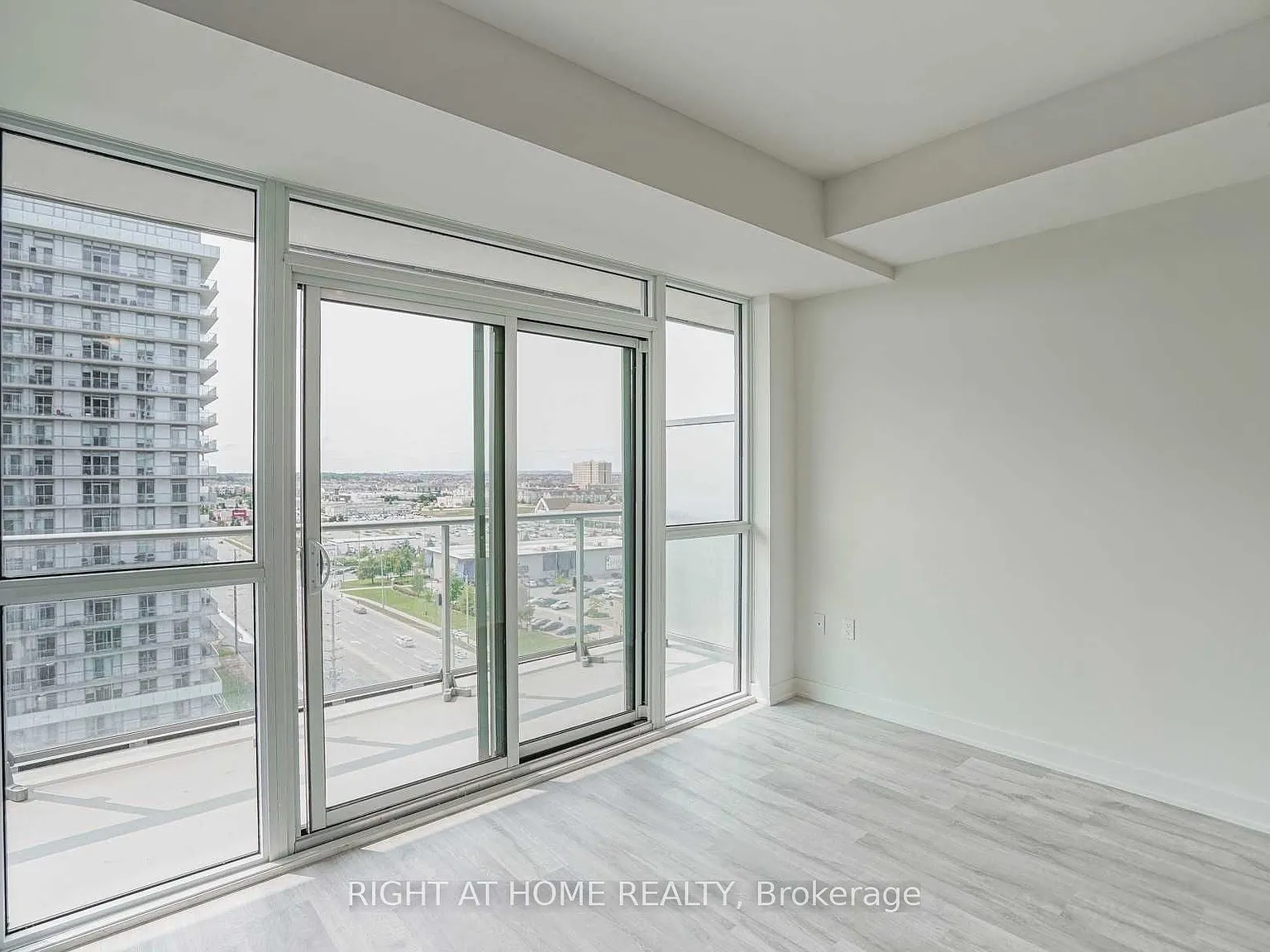 2 bed, $2,400 — Photo 4