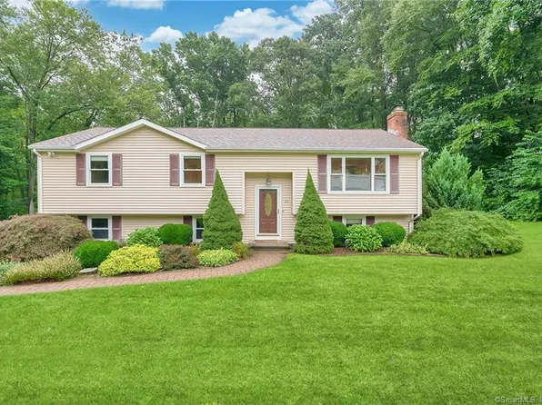 22 Berkshire Drive, East Hampton, CT 06424