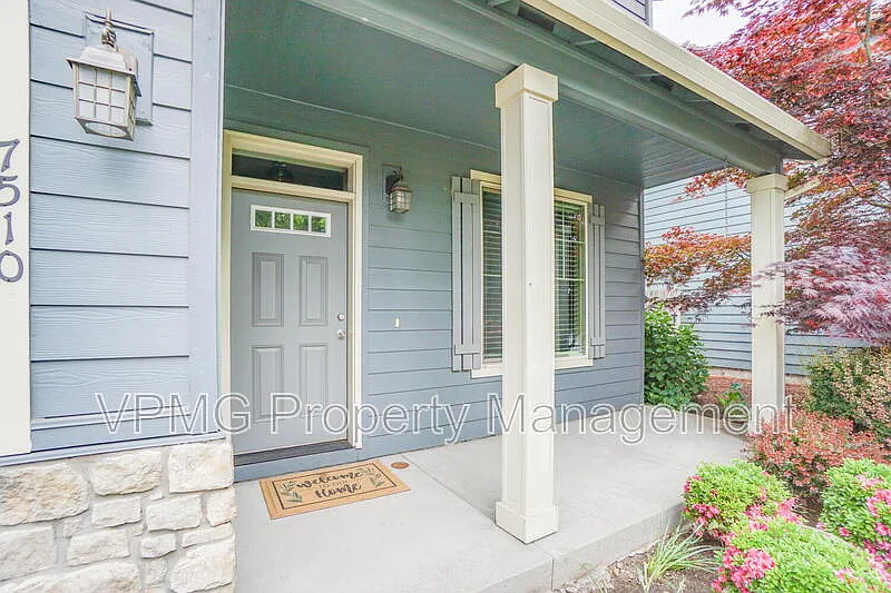 4 bed, 2.5 bath, 2028 sqft, $3,495 — Photo 3