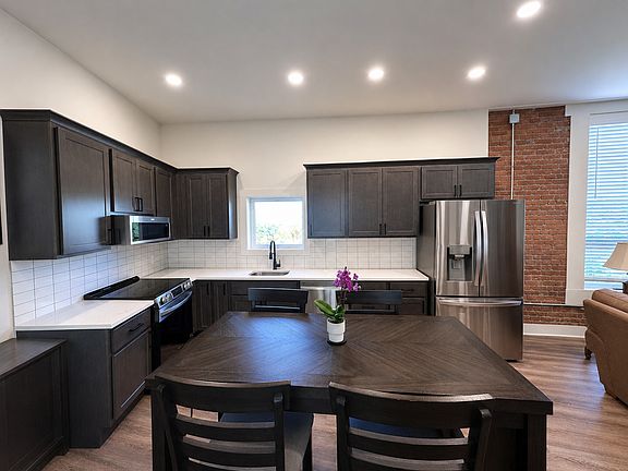 4th image of 157 N Main St #301