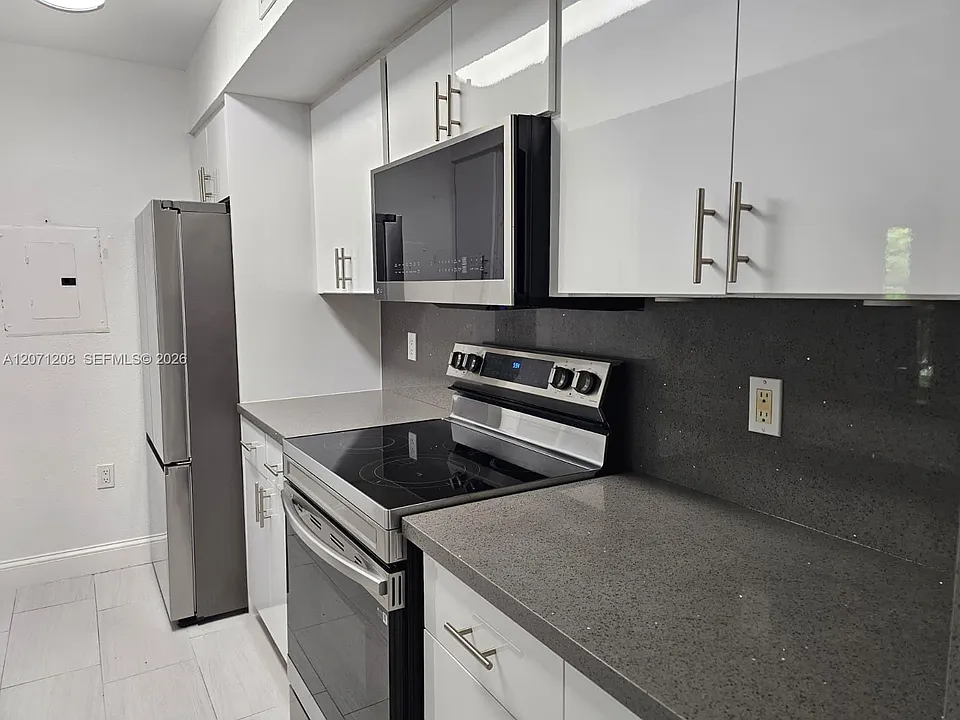 15591 SW 105th Ter #502