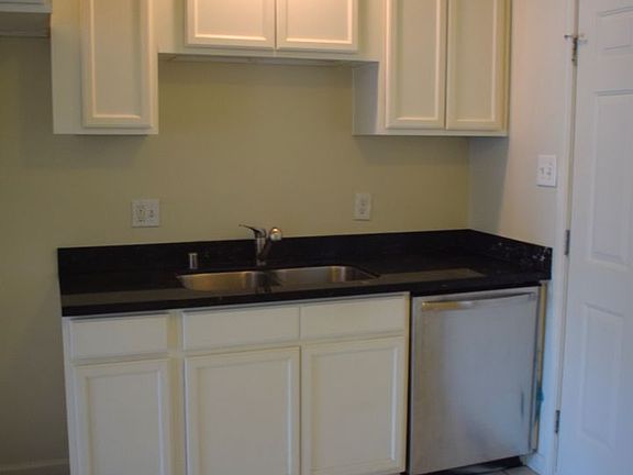 5th image of 6903 Fruitridge Rd