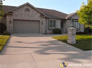 1717 Fleetwood Dr, Manitowoc, WI 54220