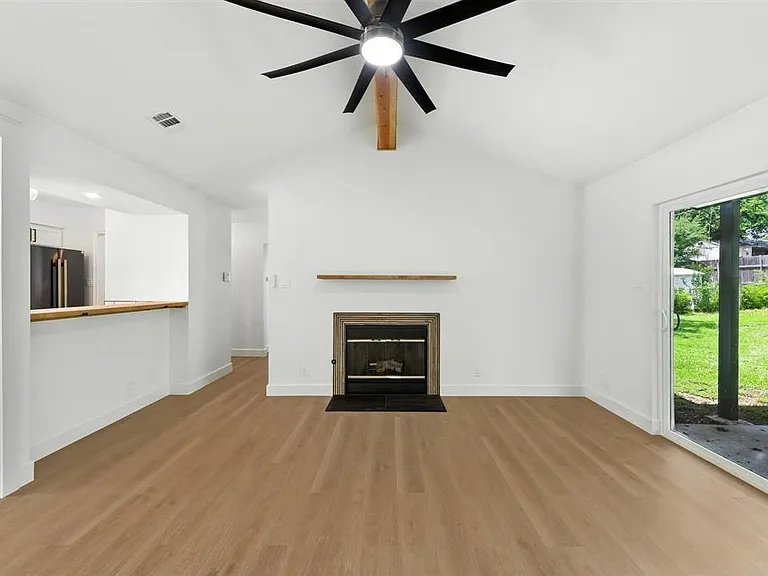 8520 Bradford Dr — Photo 8