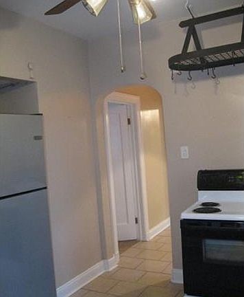 5th image of 2821 Joseph St