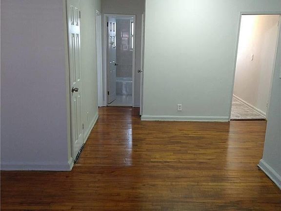 4th image of 67 Charles St