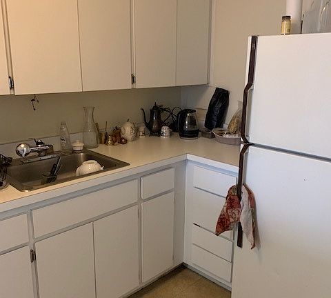 5th image of 555 W Cornelia Ave APT 509