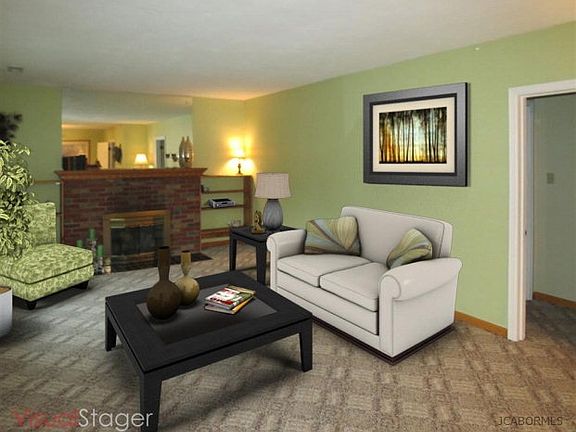 3rd image of 2222 Hillsdale Dr