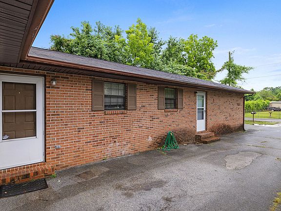 4th image of 3403 Maple Creek Ln