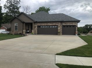 1979 Chestnut Ln, Washington, IL 61571