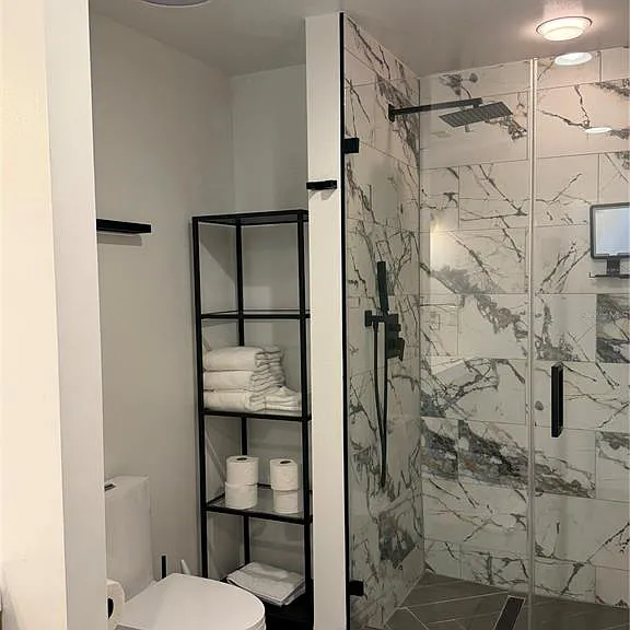 525 E Jackson St #305 — Photo 12