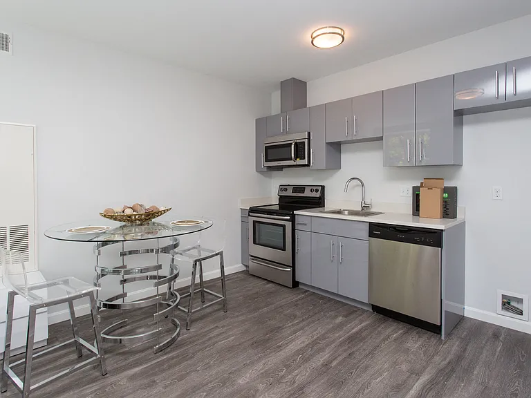 1505 Commonwealth Ave — Photo 10