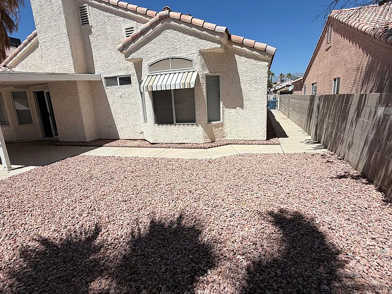 1328 Maplegrove Cir — Photo 37