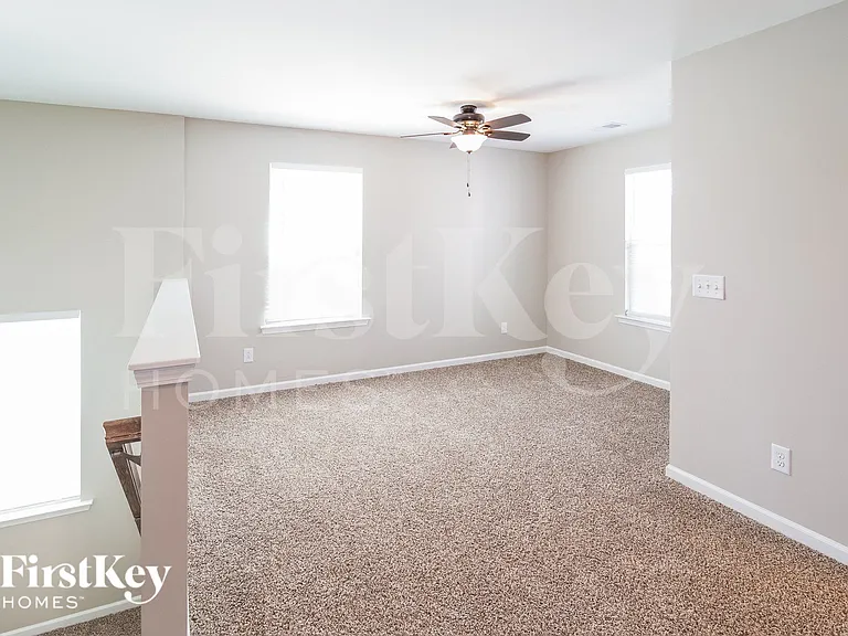 483 Spectrum Rd — Photo 10