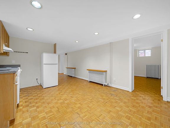4th image of 12 Foxbar Rd #Basement