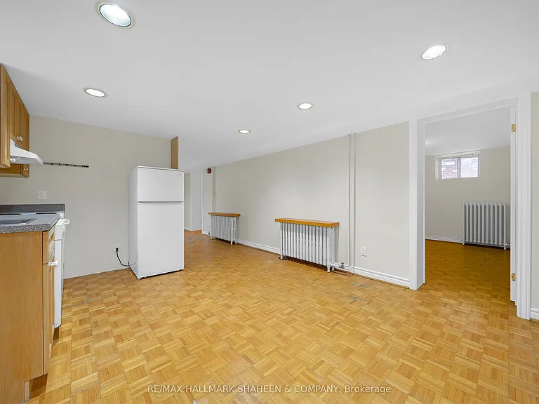 12 Foxbar Rd #BASEMENT — Photo 4