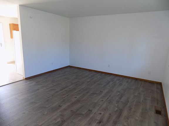 3rd image of 626-632 Lytton St #628