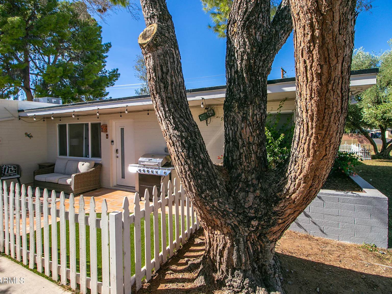 2 bed, 1.0 bath, 790 sqft, $2,200 — Photo 2