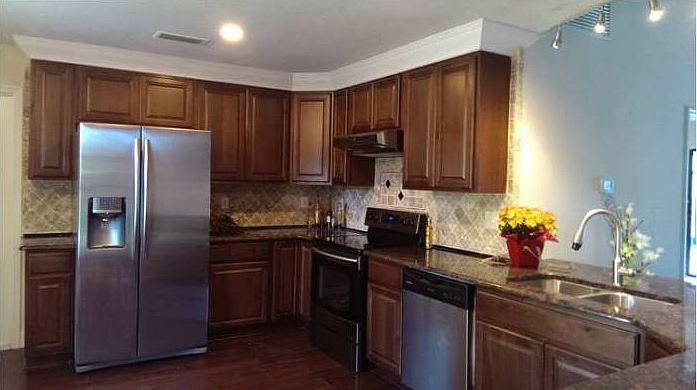 1st image of 10020 Lakeshore Dr