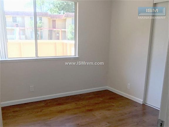 3rd image of 1625 Rosemarie Ln APT 42