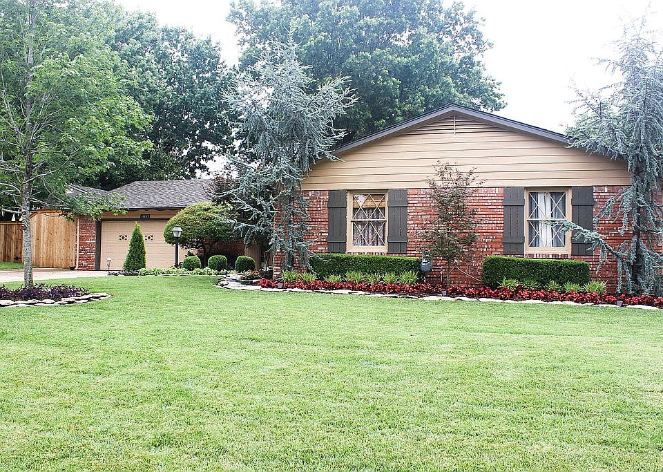 1st image of 1107 N Highland Dr