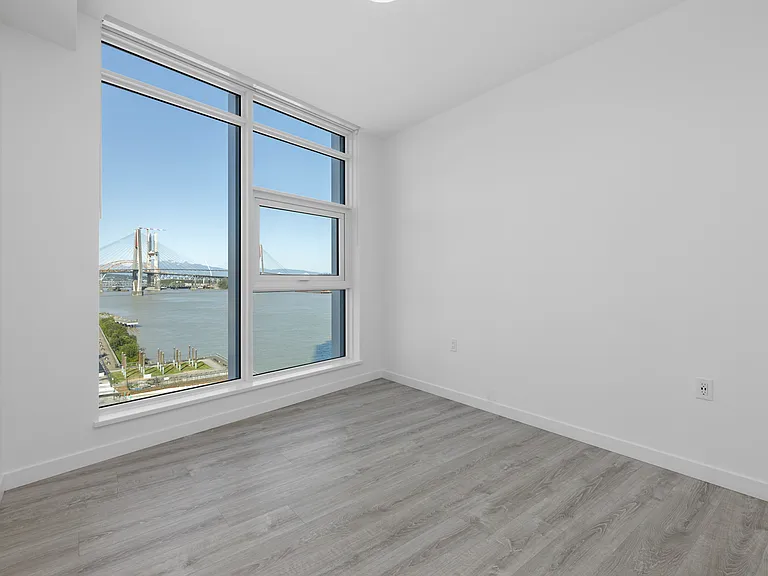 660 Quayside Dr #703 — Photo 3