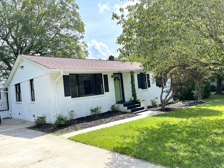205 Rangeview Cir — Photo 11