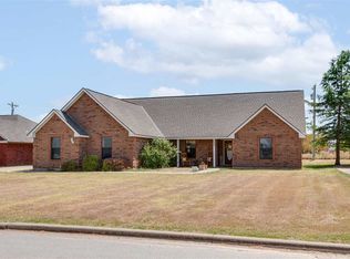 524 W Indiana St, Walters, OK 73572