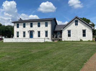 233 Cherokee Rd, Hendersonville, TN 37075