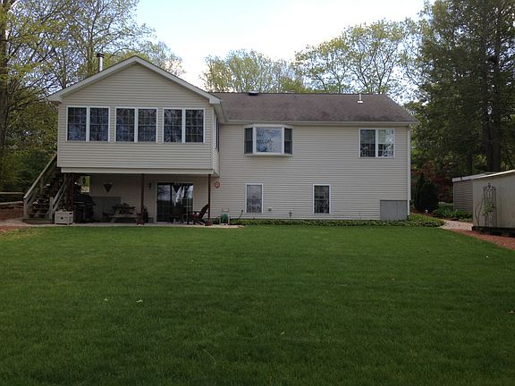 Full walkout basement.