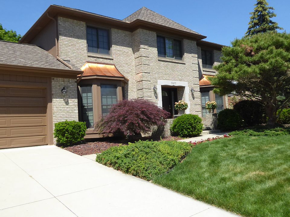 1st image of 17455 Maple Hill Dr