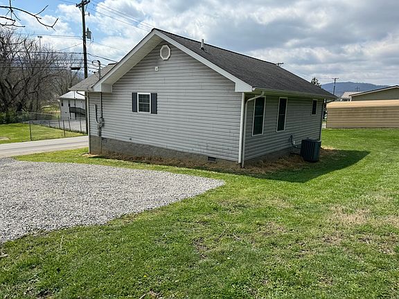 5th image of 1006 S 2nd St