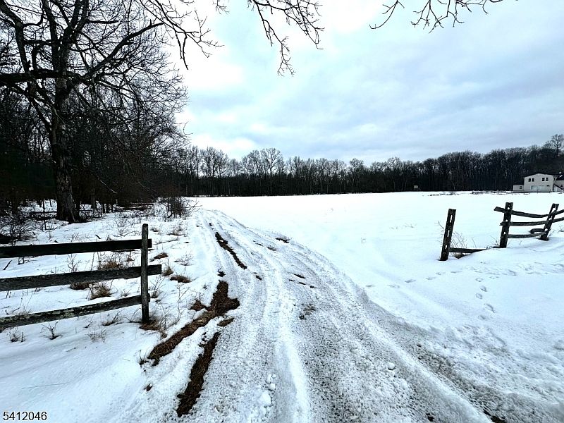 1st image of 73 Featherbed Ln