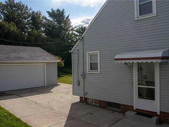 3rd image of 470 Terrace Dr