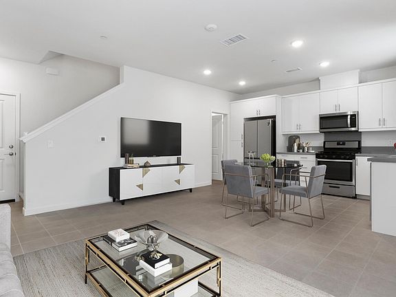 2nd image of 821 Blackstone Dr
