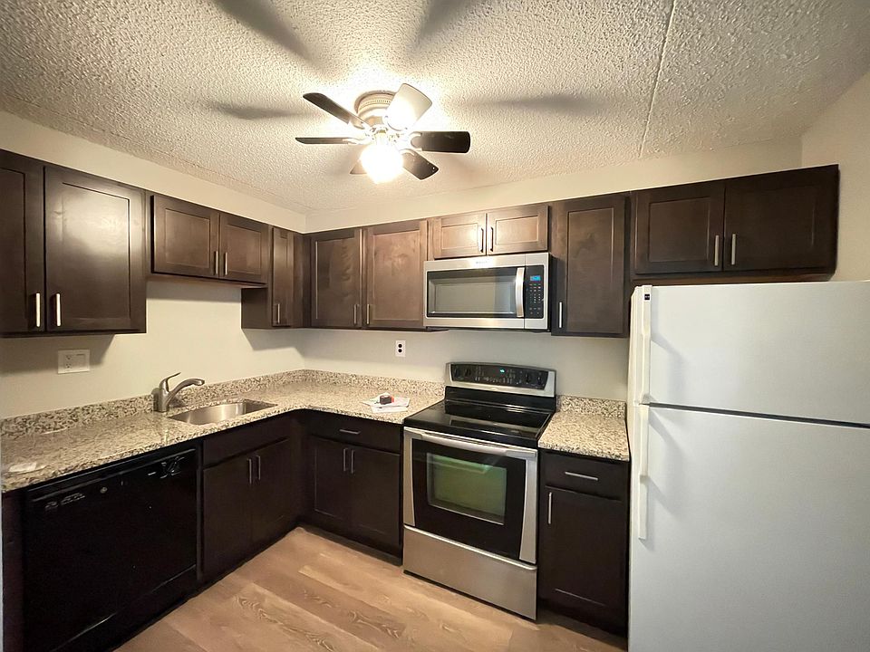 1st image of 860 Putnam Blvd #69A