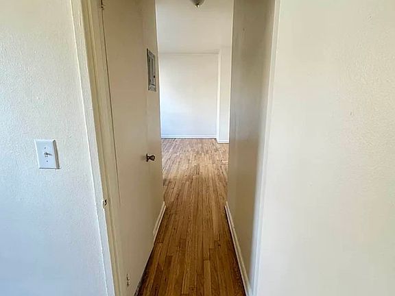 5th image of 220 E 29th St APT 5b
