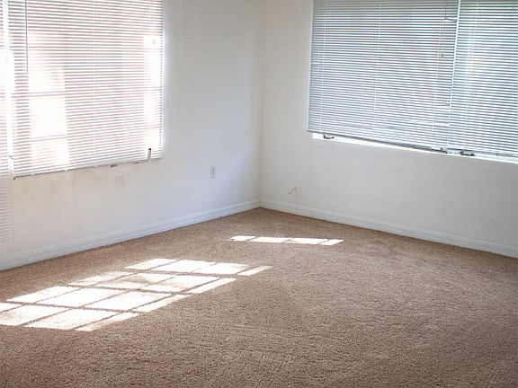 5th image of 219 Pasadena Pl