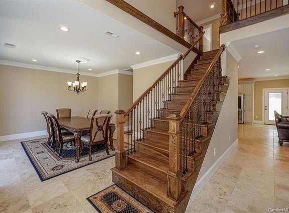3rd image of 107 Chandeleur Dr