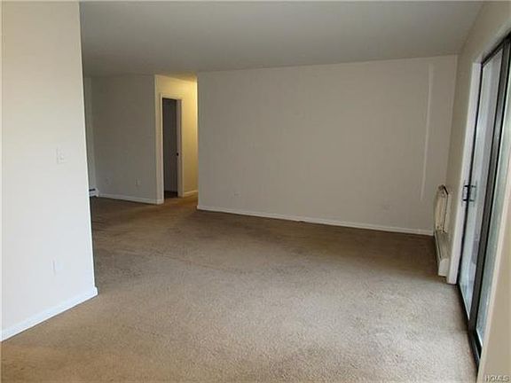 5th image of 378 Concord Ln