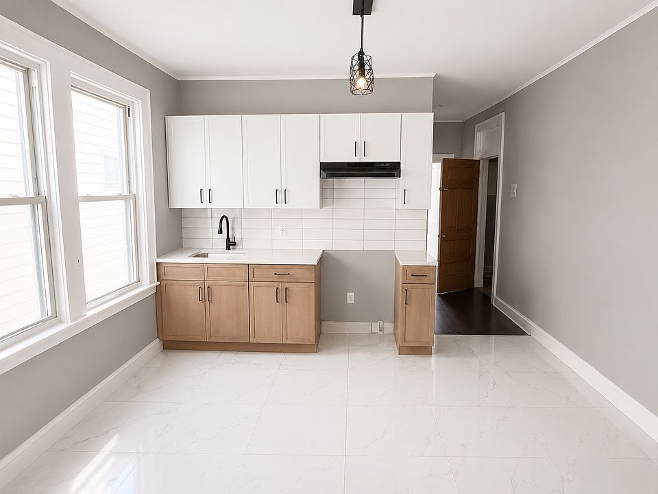 1st image of 843 S 19th St #3R